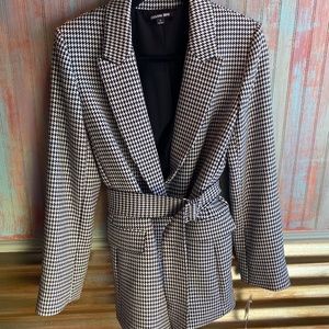 Gianni Bini Houndstooth Belted Trench Coat